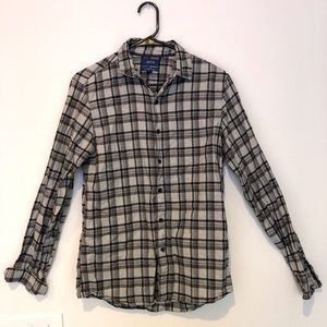 Men’s Slim Fit Gray & Black Plaid Flannel